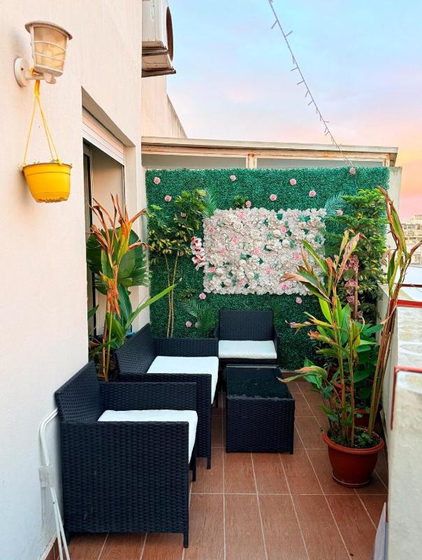 Chic Studio| Terrace & Vue| Sans vis-a-vis| Garage - image 6