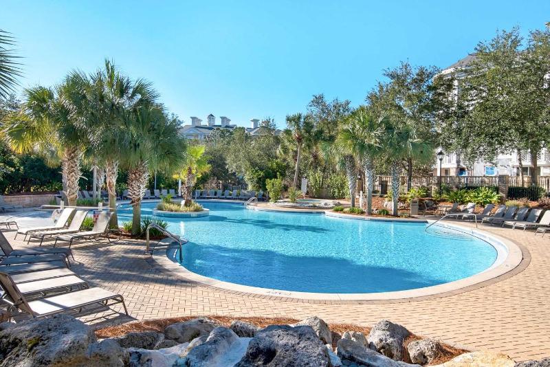 Lasata Grand Sandestin Resort at Baytowne Warf Pool Beach & Shuttle Access - image 4