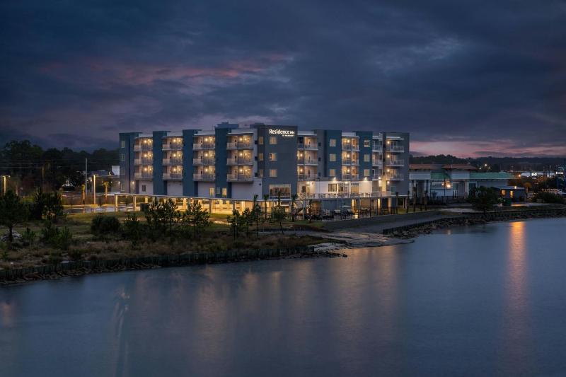 Residence Inn by Marriott Navarre Waterfront - image 1