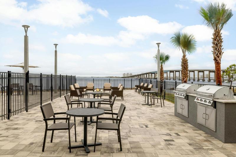 Residence Inn by Marriott Navarre Waterfront - image 6