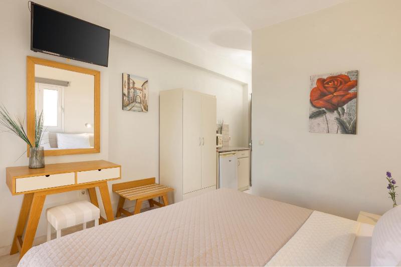 Panorama Fanari studios and apartments - image 26