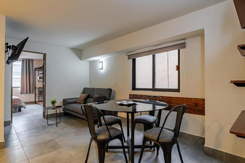 Sunny condo with rooftop in Roma Norte - image 8