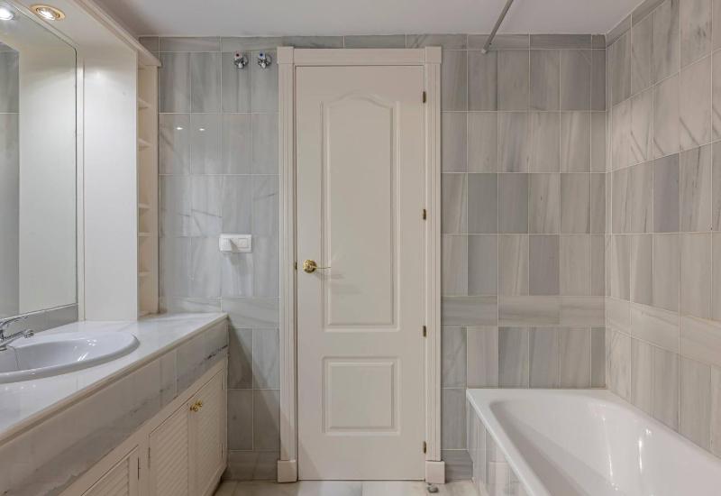 The Scandi-Aries Studio Luxury in Nueva Andalucia - image 4