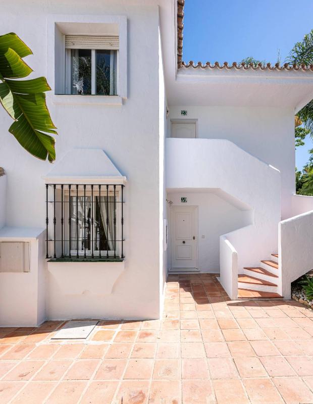 The Scandi-Aries Studio Luxury in Nueva Andalucia - image 15