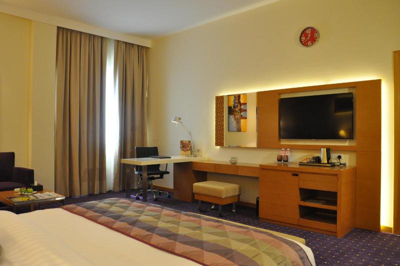 Deluxe Room image 2