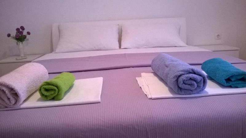 Double Room with Balcony image 2