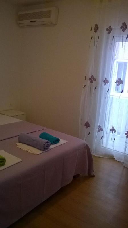 Double Room with Balcony image 3