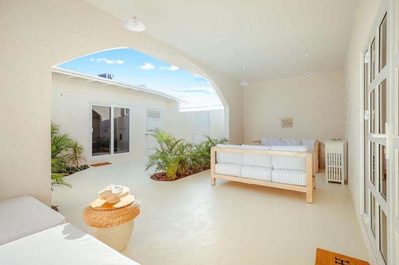 Soulful Escape Spacious 5BR Villa by Bocobay - image 17