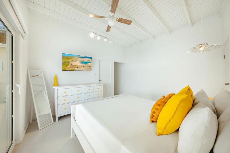 Soulful Escape Spacious 5BR Villa by Bocobay - image 10
