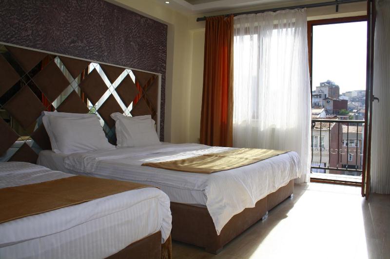 Suite with Balcony image 2