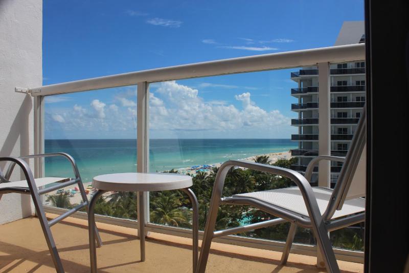 Double Room with Two Double Beds - Ocean Front  image 1