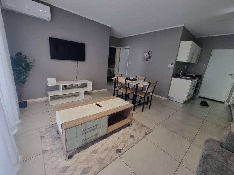 City Junction Self-Catering Windhoek unit 1102 - image 8