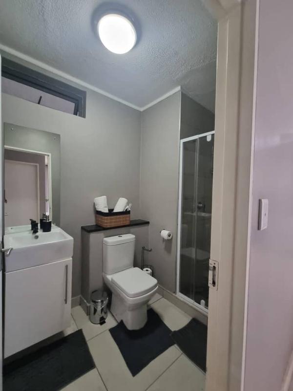 City Junction Self-Catering Windhoek unit 1102 - image 4