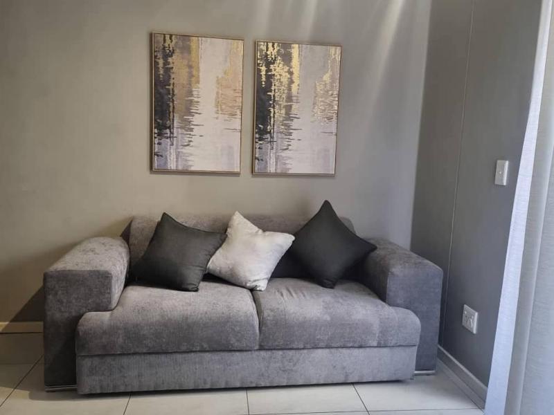 City Junction Self-Catering Windhoek unit 1102 - image 6