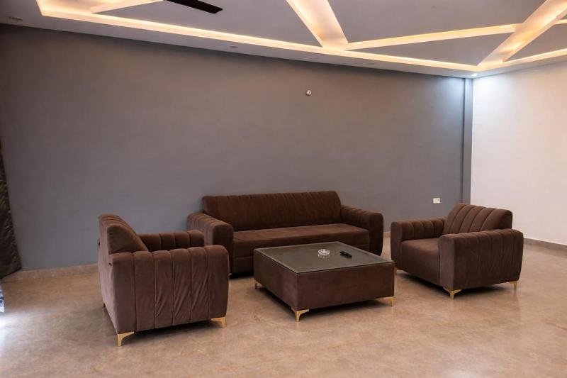 Spacious 2BHK Apartment - Near India Expo Mart - image 31