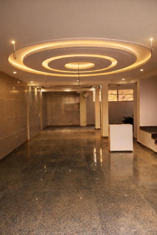 Spacious 2BHK Apartment - Near India Expo Mart - image 3