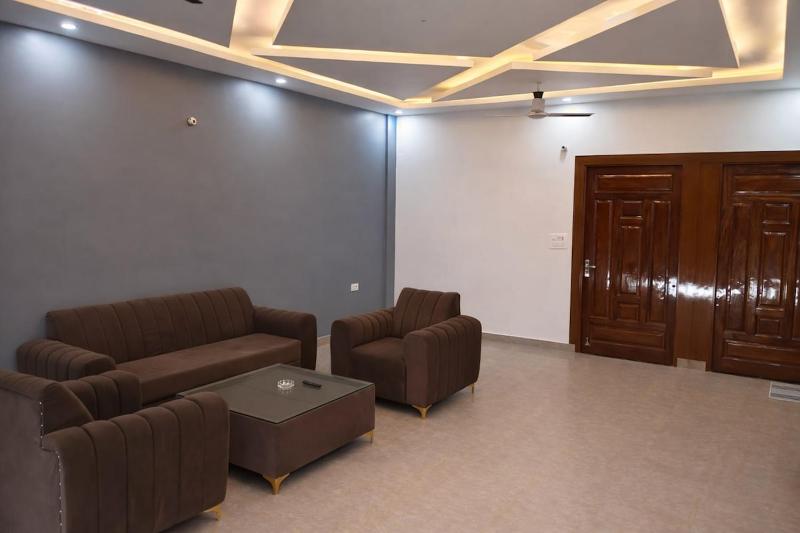 Spacious 2BHK Apartment - Near India Expo Mart - image 26