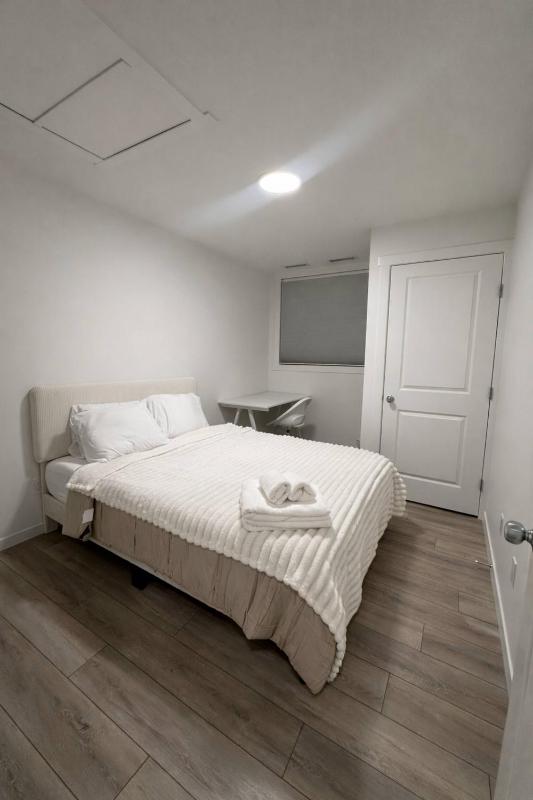 Condo w 2 Beds 13 Mins from West Edmonton Mall - image 9