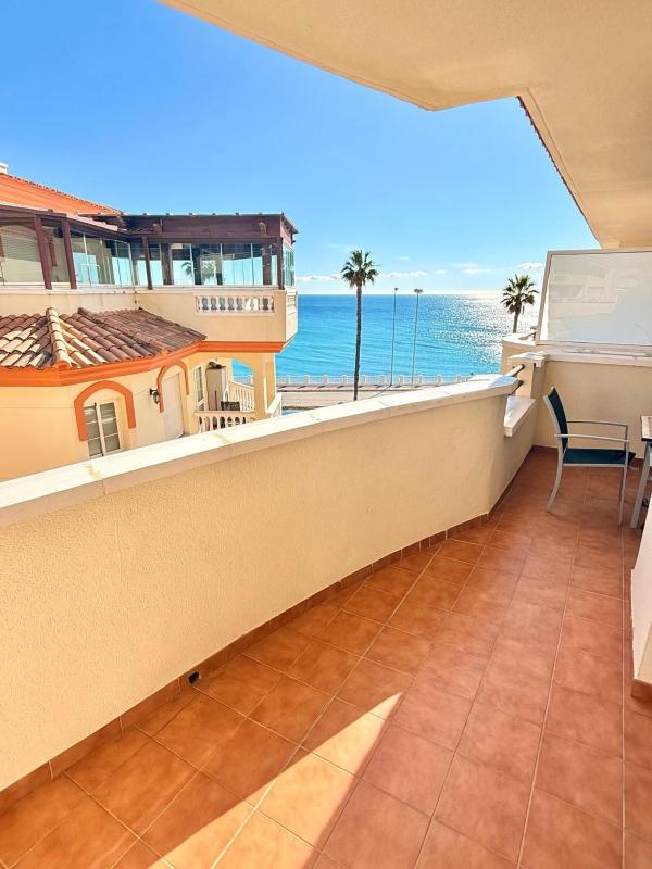 Large Apartment with Sea Views & Terrace - image 17
