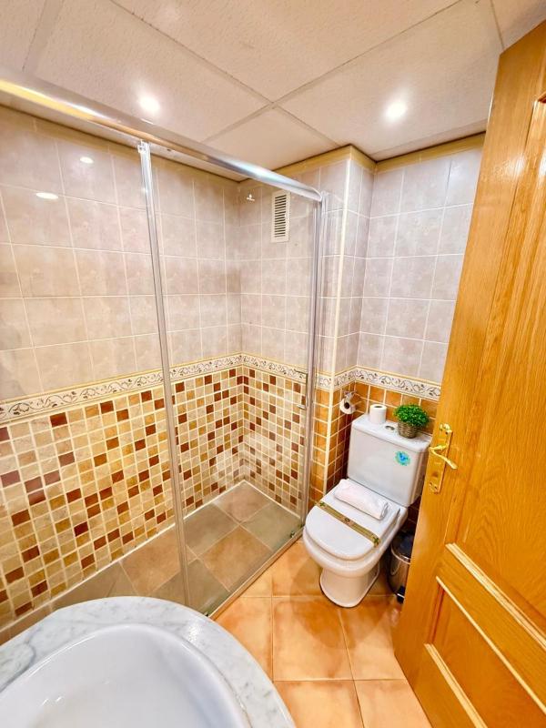 Large Apartment with Sea Views & Terrace - image 3