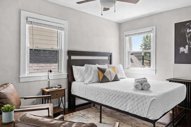 Cozy Studio Retreat in the Heart of the Highlands - image 24