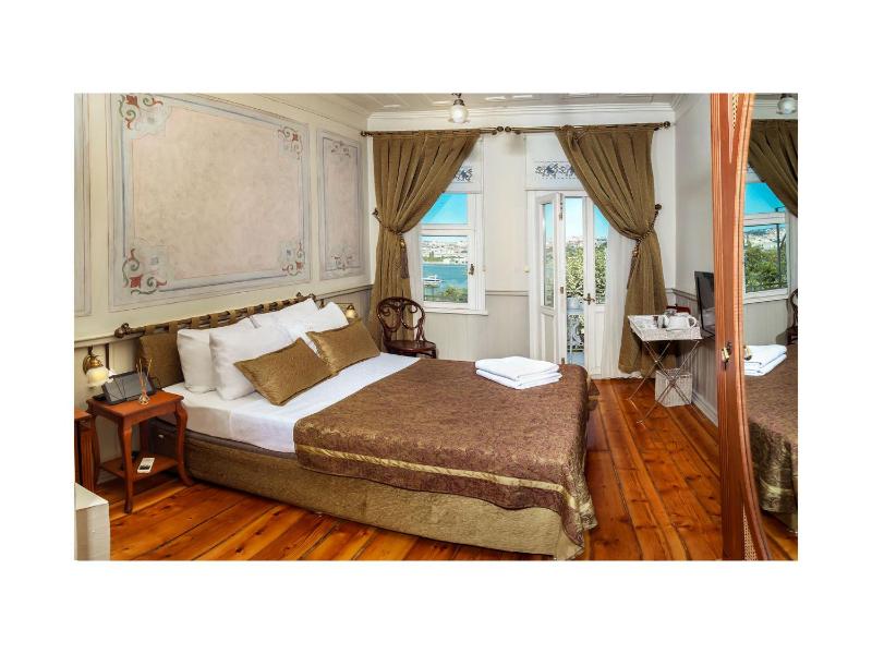 Standard Double Room with Sea View image 2