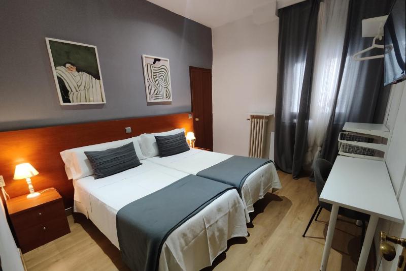 Hostal Cervantes - image 16