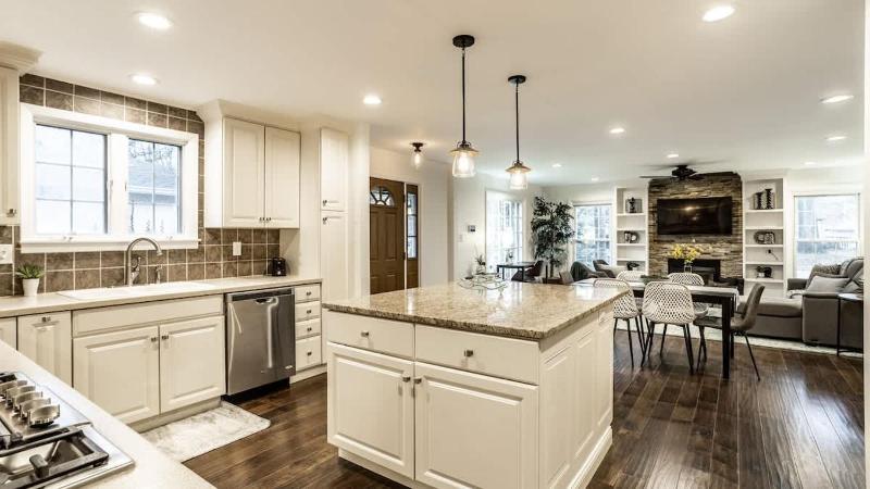 Broad Ripple Falcon Crestview Bungalow-Family Friendly - image 15