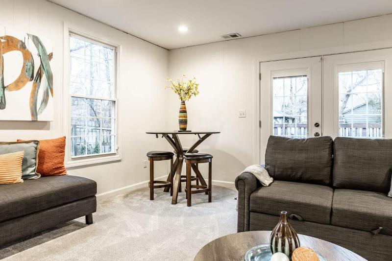 Broad Ripple Falcon Crestview Bungalow-Family Friendly - image 21