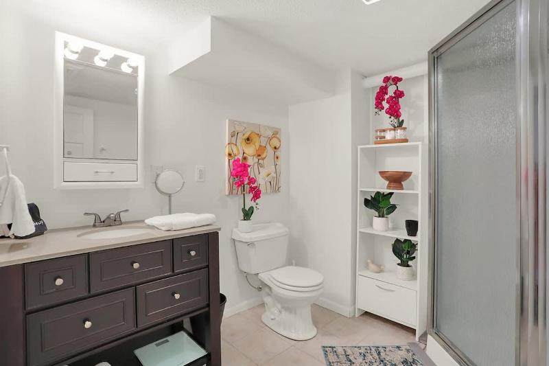 Broad Ripple Falcon Crestview Bungalow-Family Friendly - image 18
