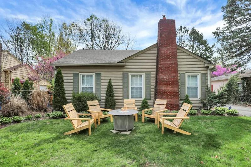 Broad Ripple Falcon Crestview Bungalow-Family Friendly - image 12