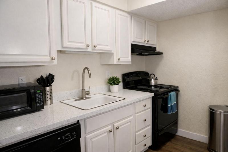 Lovely 2-bdrm Loft • Perfect Location • Downtown - image 2