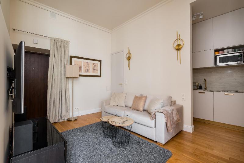 Luxury Apartment 76 by BookingHost - image 12