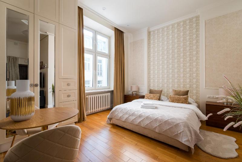 Luxury Apartment 76 by BookingHost - image 11