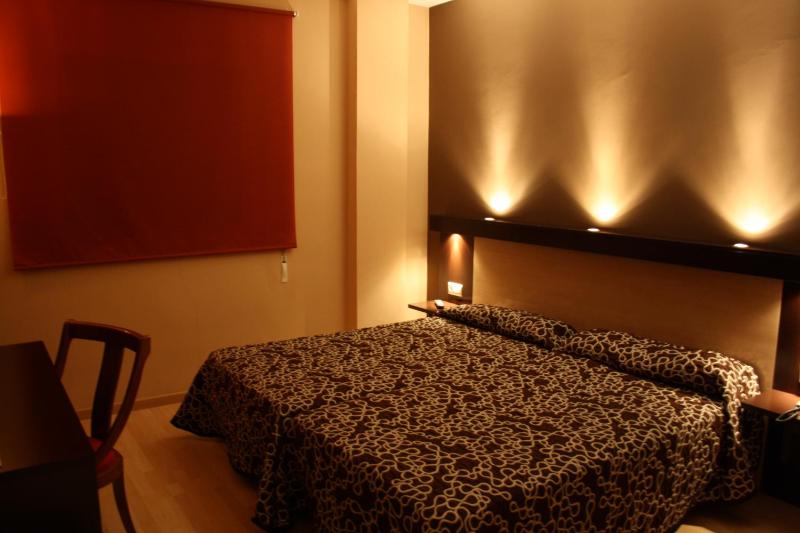 Double or Twin Room image 2