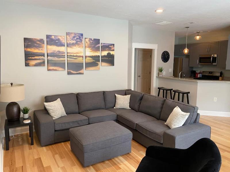 3BR Downtown with Private Garage-Walk to Mass Ave-Family Friendly - image 1