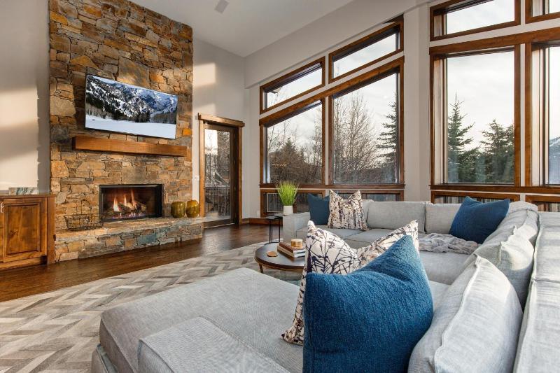 Abode at Bluebird - image 35