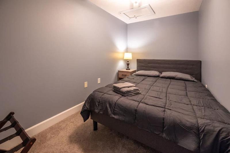 Perfect Downtown Location - 3BR - Private Garage - Family Friendly - image 23