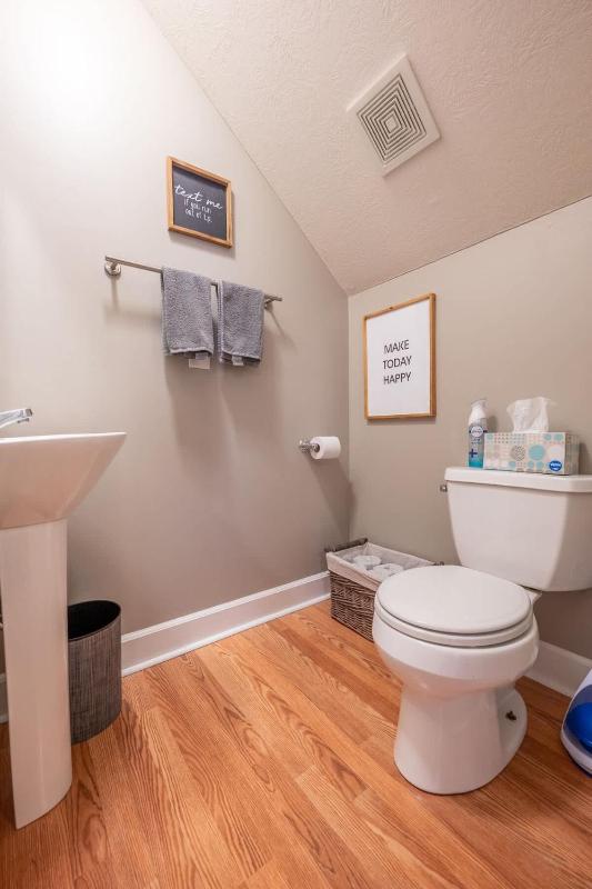 Perfect Downtown Location - 3BR - Private Garage - Family Friendly - image 6