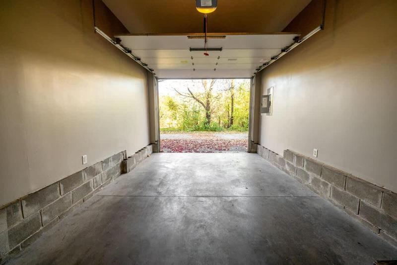 6BR Downtown Side-by-Side Townhomes 2 Garages - image 44