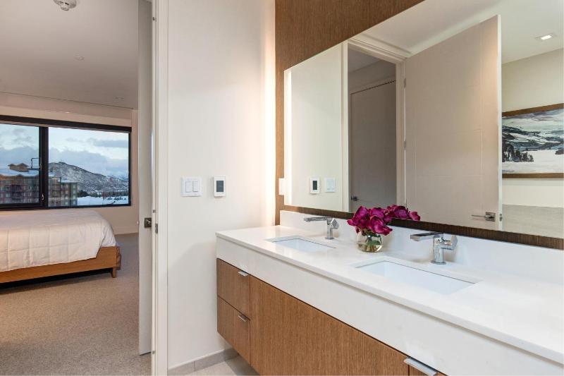Abode at the Lift - image 6