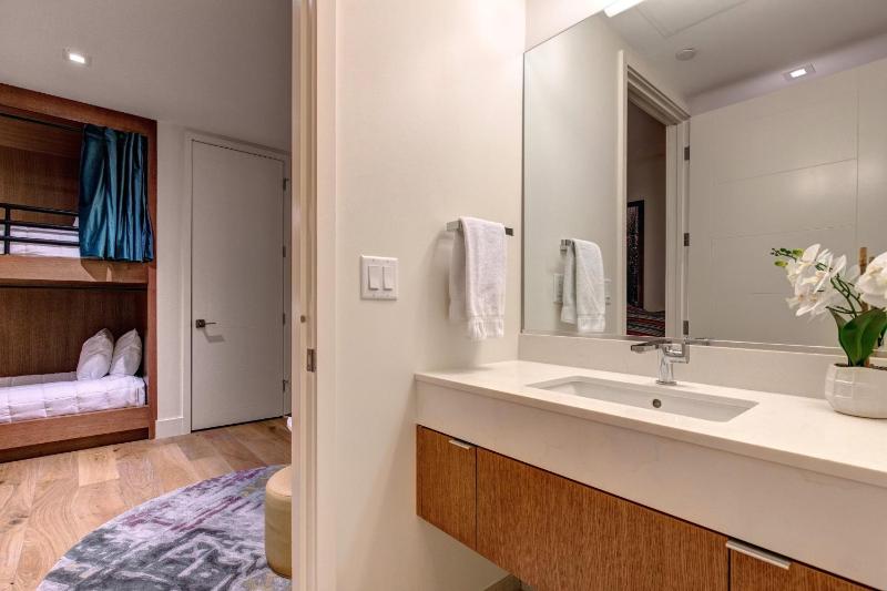 Abode at the Lift - image 19