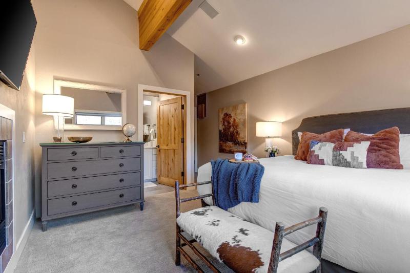 Abode at Oak Haven - image 14