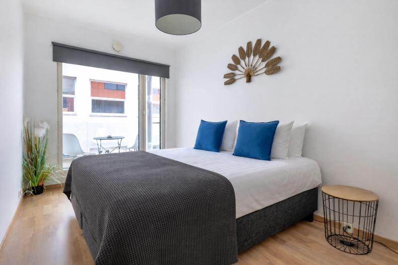 City center apartment with free parking and sauna - image 9
