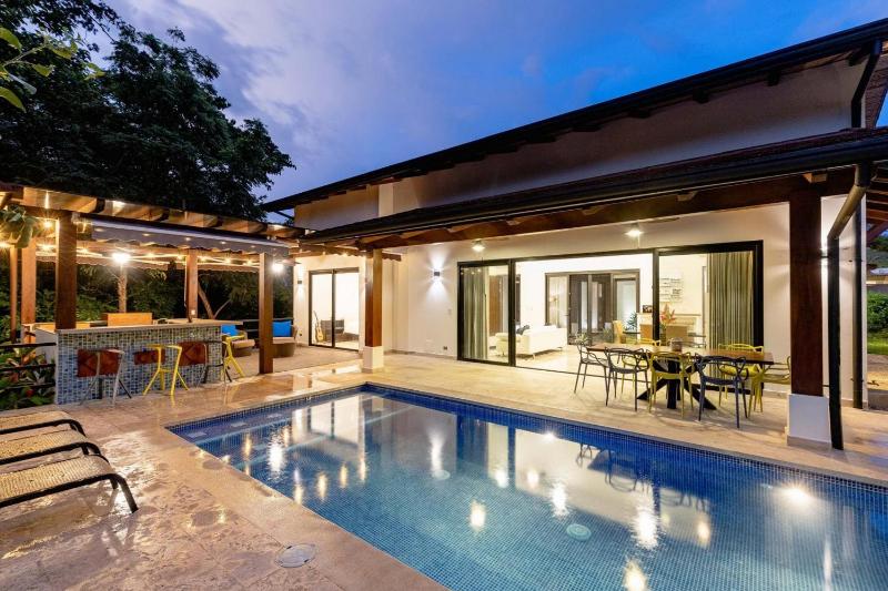 Private Pool Luxury Modern House - Free Golf Cart - Llama del Bosque - Reserva Conchal Golf Resort - image 1