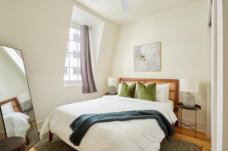 The Louie Hotel New Orleans Belvilla District 6 Formerly Sonder - image 13