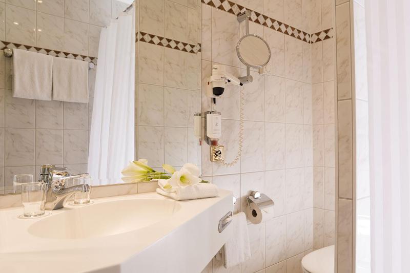 Single Room image 2