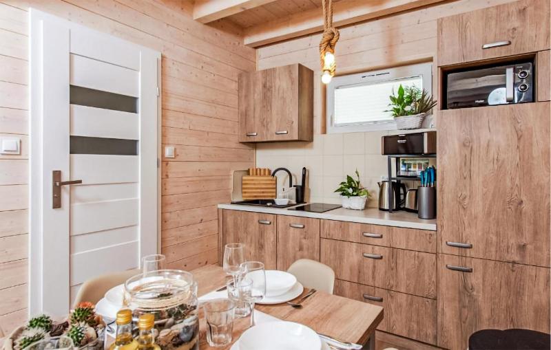Stunning Home In Sarbinowo - image 5
