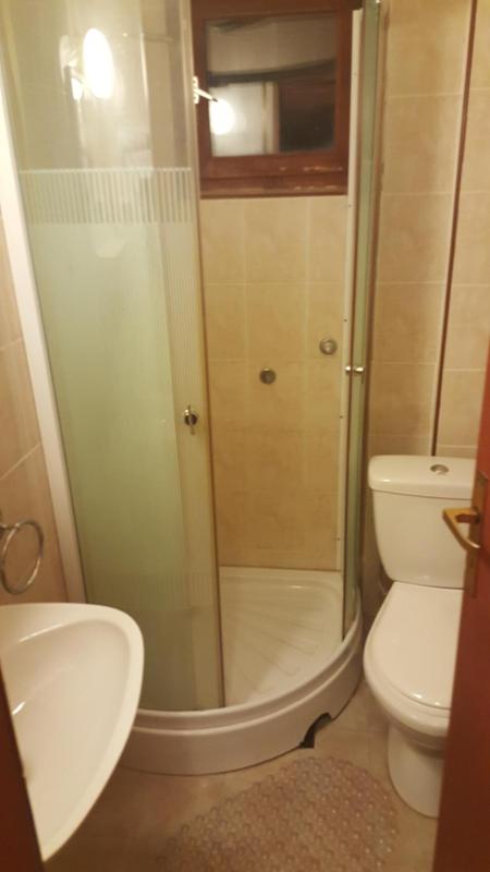 One-Bedroom Apartment image 2