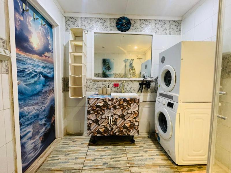 Tropical Getaway in Nadi Town with Smart Home - image 3